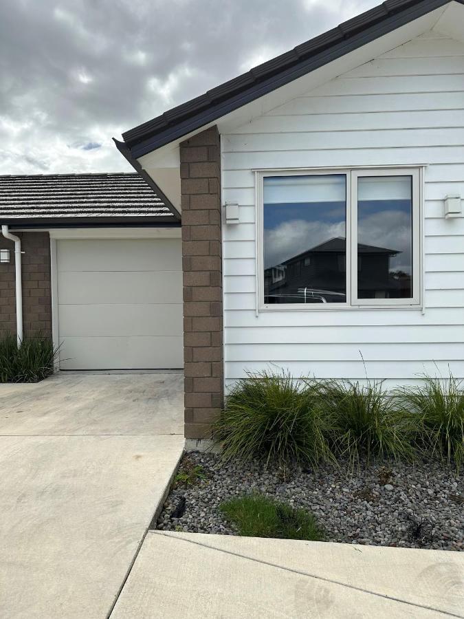 Cosy Self Contained 2 Bedroom Townhouse Hamilton Exterior foto